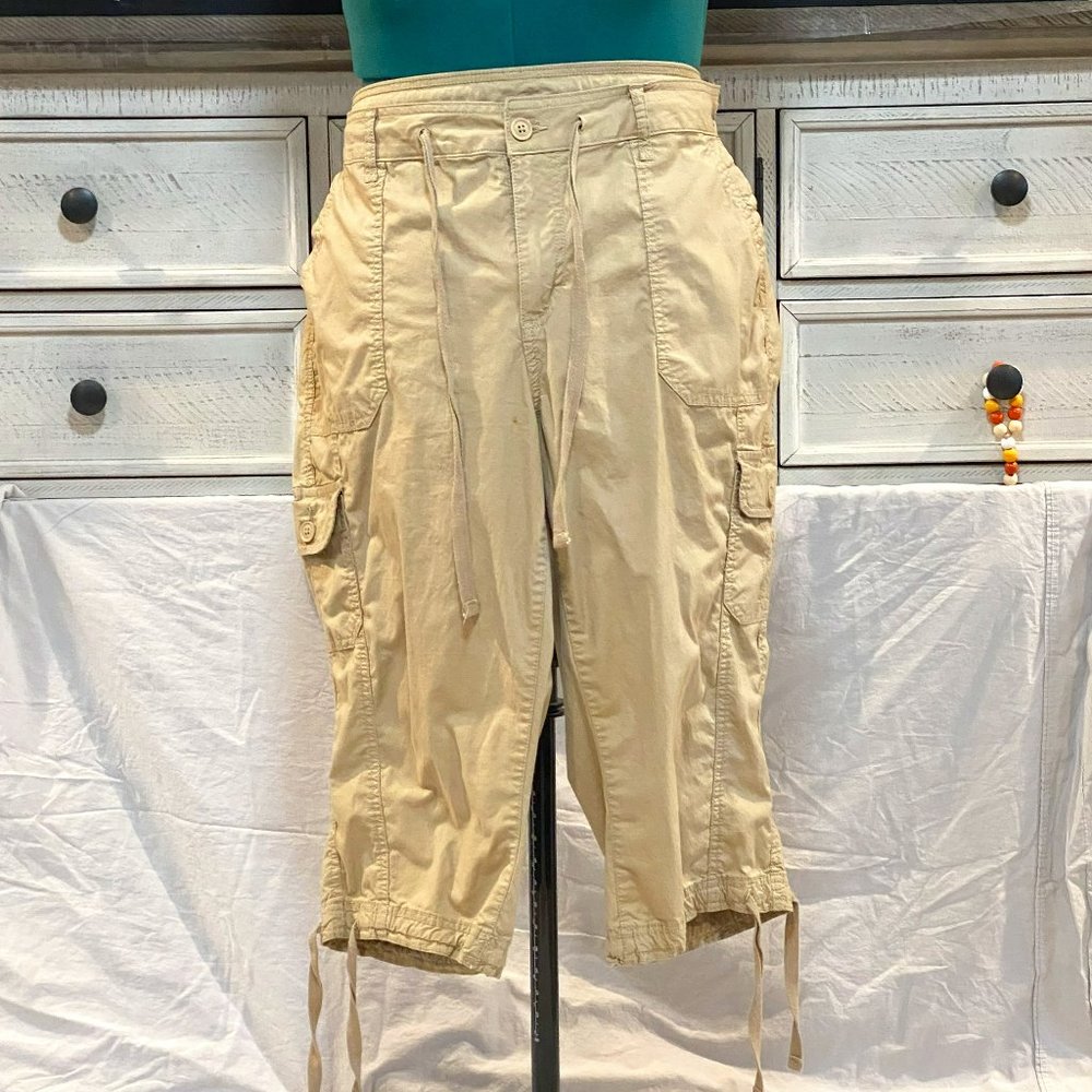 St. John's Bay Khaki Cargo Capris 16w